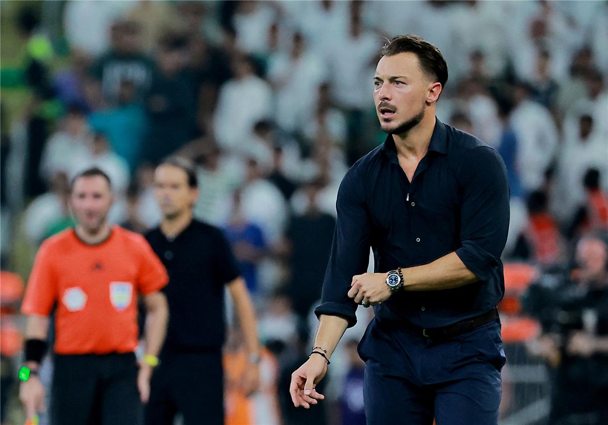 مدرب الأهلي السعودي يتوعد بيراميدز قبل موقعة الانتركونتيننتال 