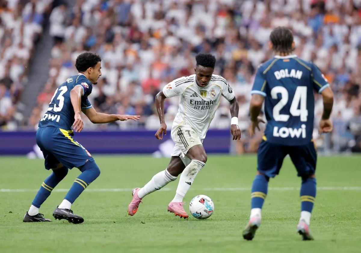 بسبب ألونسو.. فينيسيوس جونيور يثير فوضى جديدة في ريال مدريد