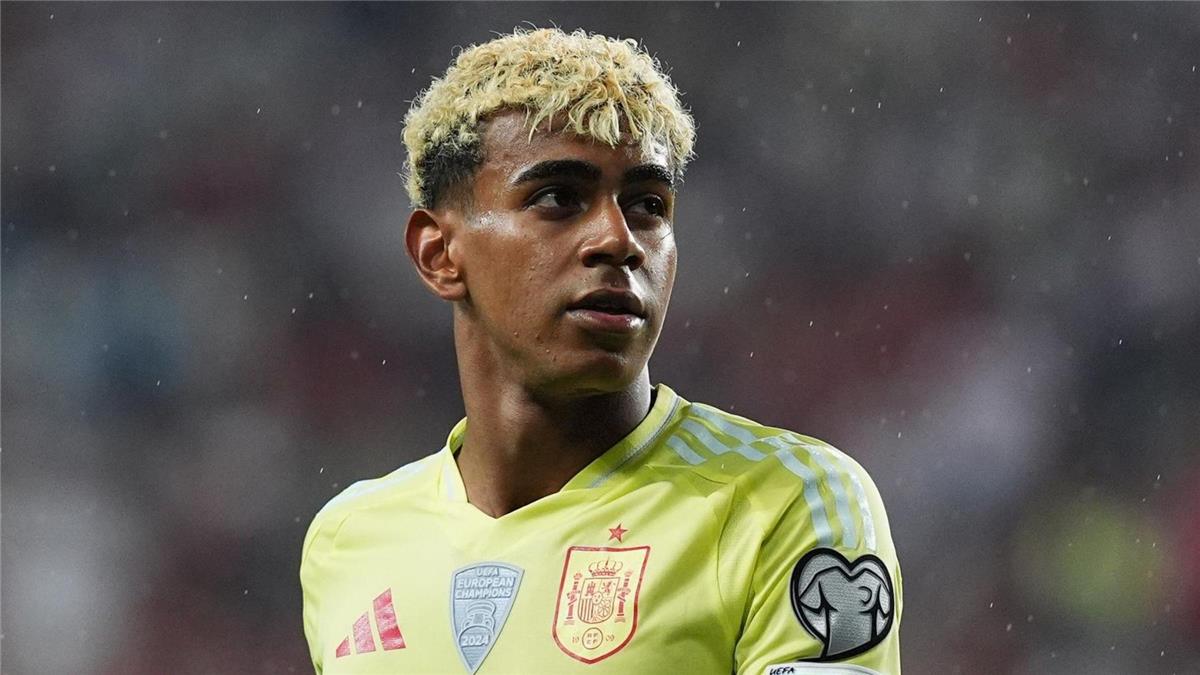 عامل مهم قد يحرم لامين يامال من الفوز بالكرة الذهبية