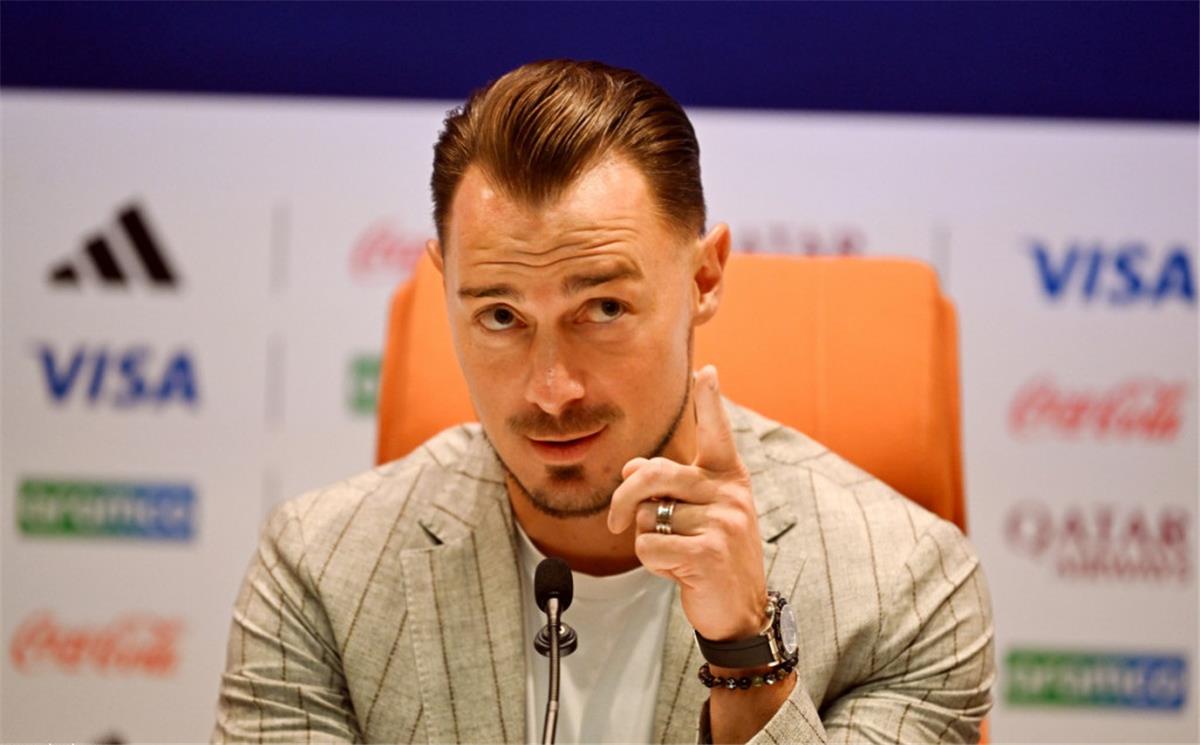 مدرب الأهلي السعودي: لن أكشف أسراري قبل مواجهة بيراميدز.. ونسعى لتخطي الإرهاق