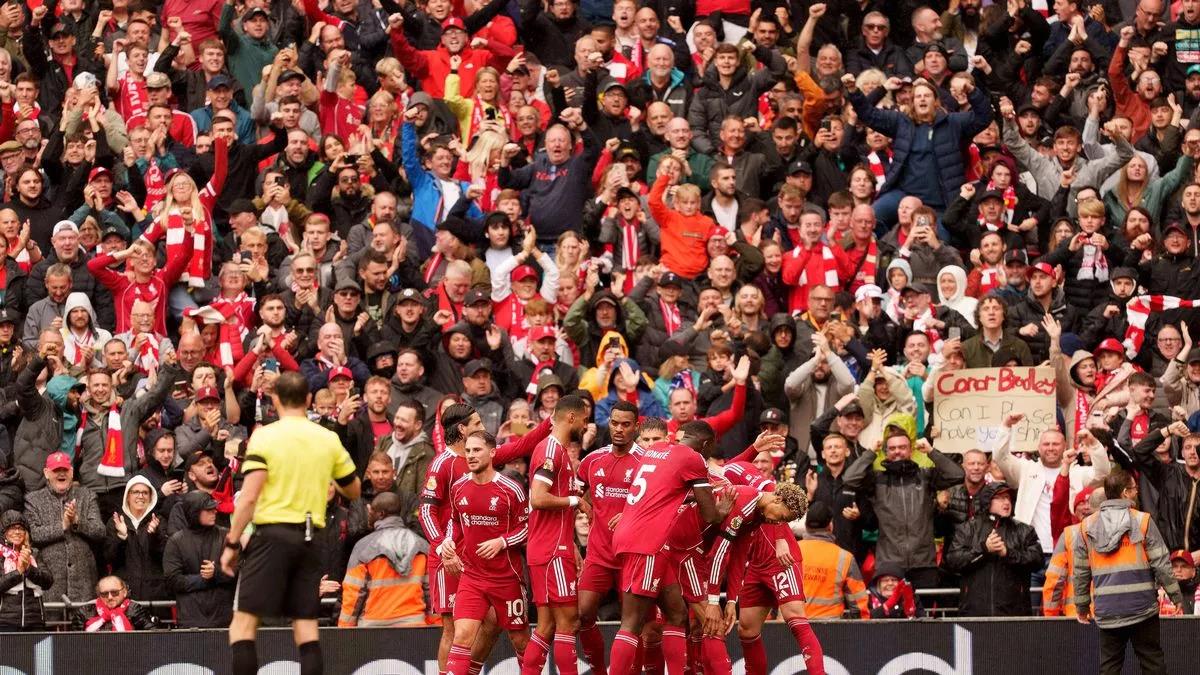 فيديو | ثلاثي ليفربول يصل إلى السجادة الحمراء لحضور حفل الكرة الذهبية