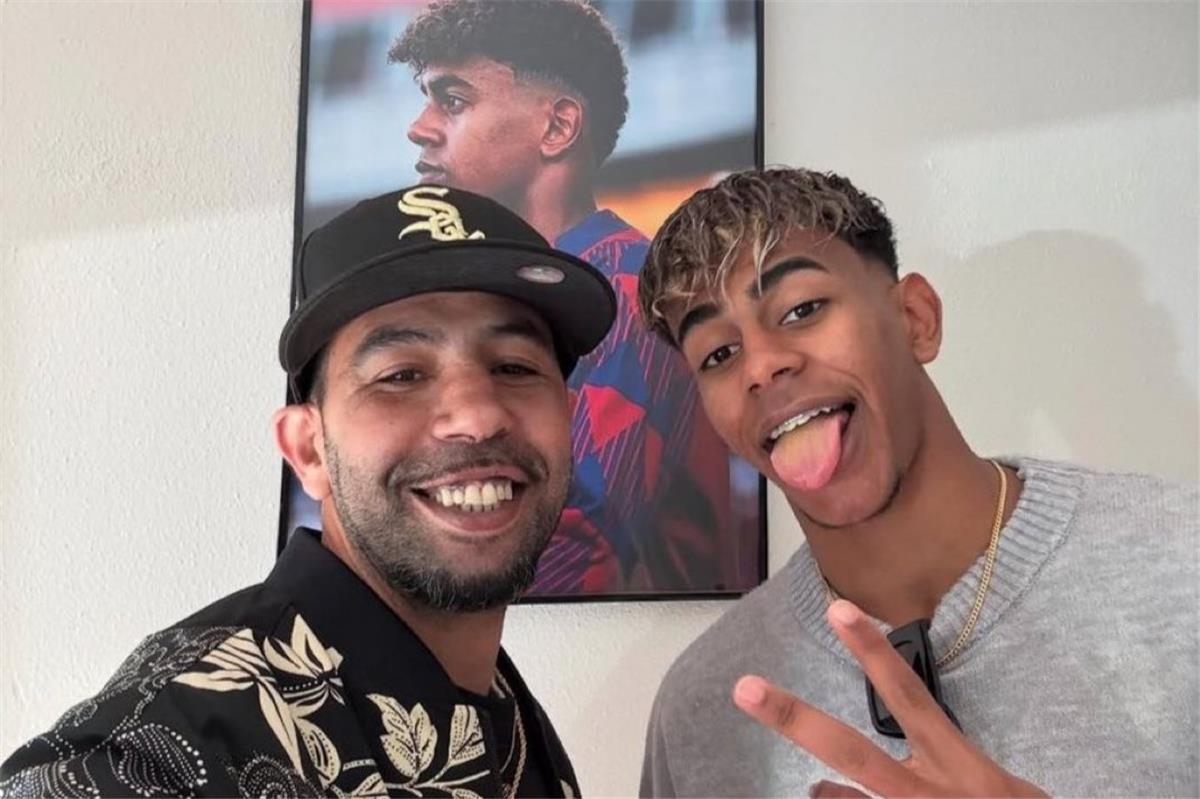 والد لامين يامال: نجلي الأفضل بلا منازع.. وشيء غريب حدث في الحفل!