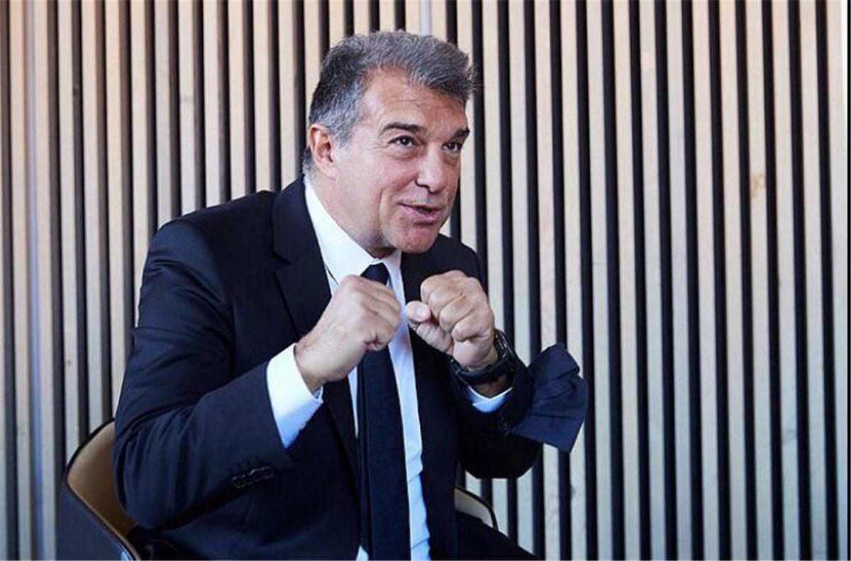 لابورتا يكشف تطورات عودة برشلونة إلى كامب نو وموقف تجديد عقد دي يونج