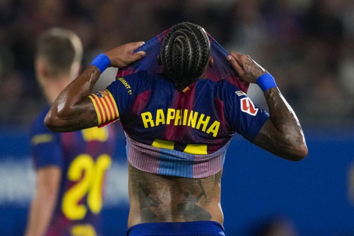 موندو ديبورتيفو توضح موقف رافينها من خوض الكلاسيكو