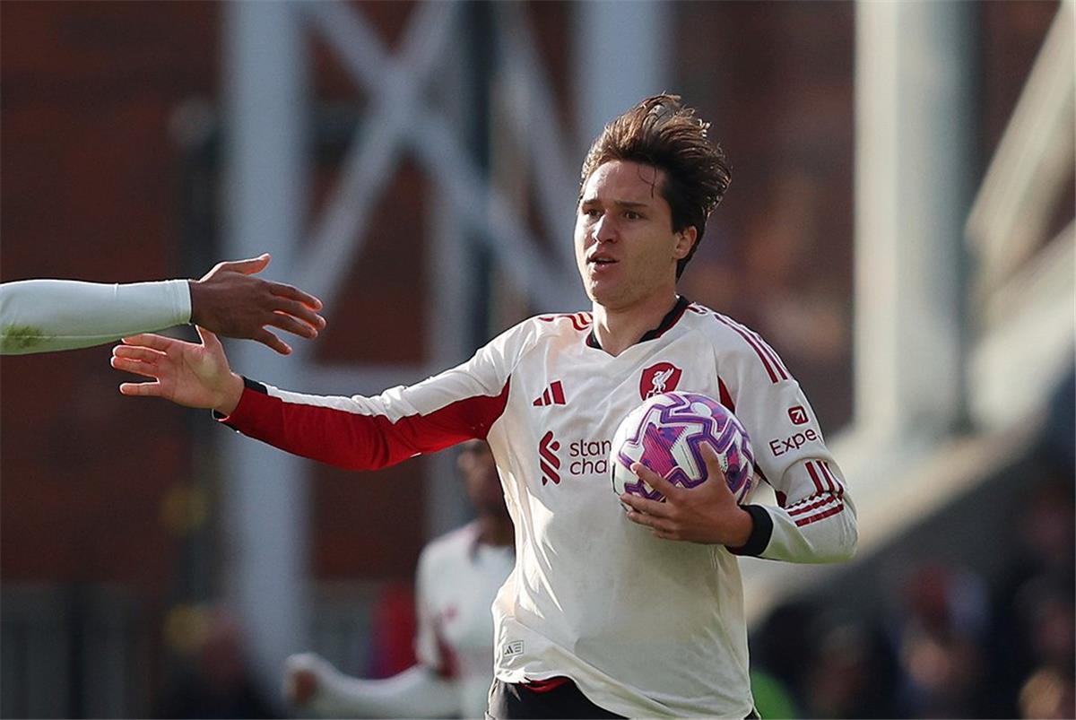 فيديو | كييزا يسجل هدف تعادل ليفربول أمام كريستال بالاس