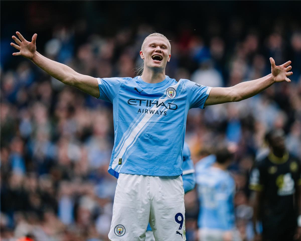 هالاند يحطم 3 أرقام قياسية بهدفيه في مباراة مانشستر سيتي وبيرنلي