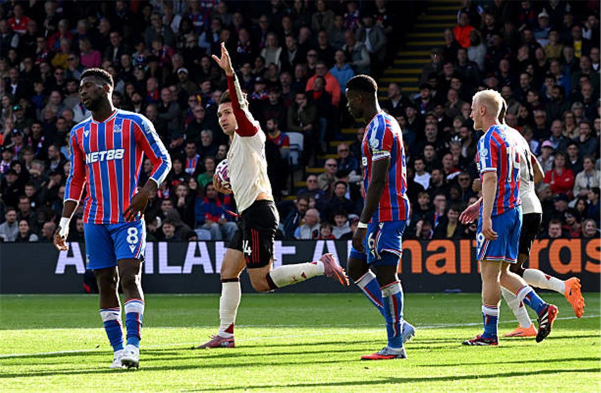 لاعب كريستال بالاس يسخر من محمد صلاح: لم أكن متوهمًا