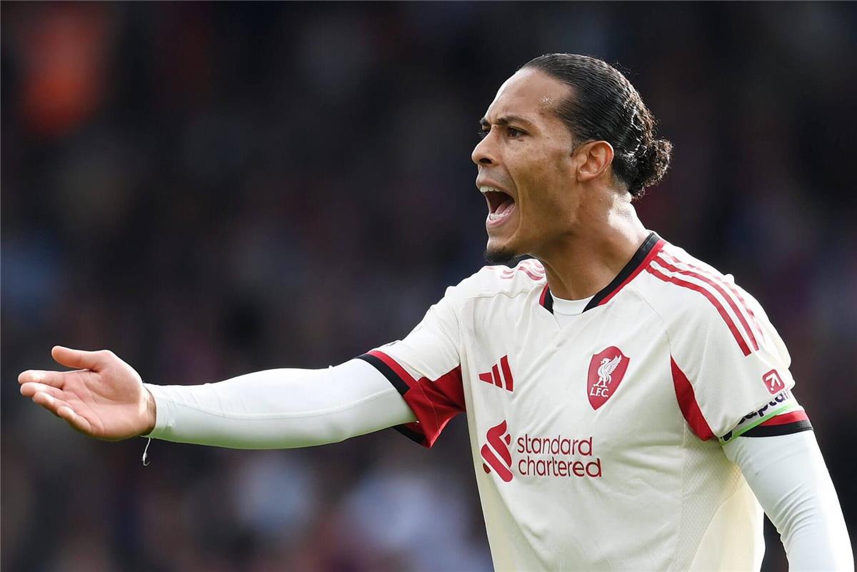 فان دايك عن خسارة ليفربول أمام كريستال بالاس: استحقوا الفوز ولست قلقًا