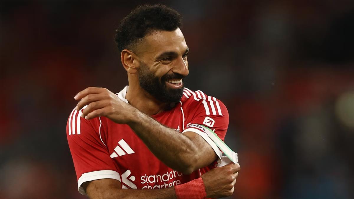 صحفي فرنسي ينتقد تفوق محمد صلاح على لاعب باريس سان جيرمان في الكرة الذهبية: فضيحة