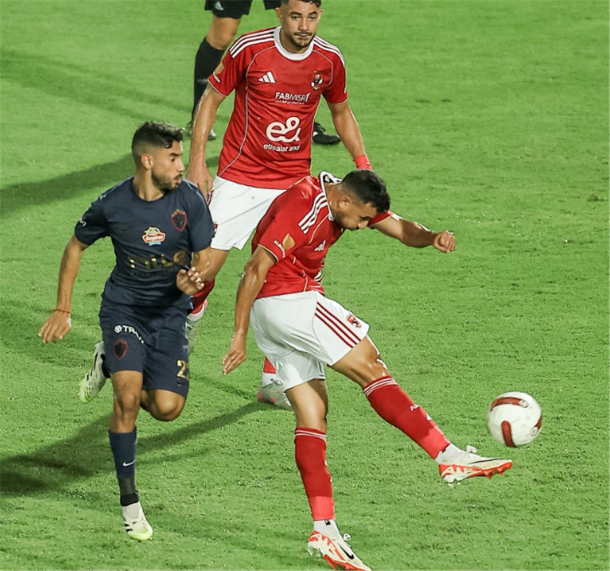 فيديو | تريزيجيه يسجل هدف الأهلي الثاني أمام الزمالك