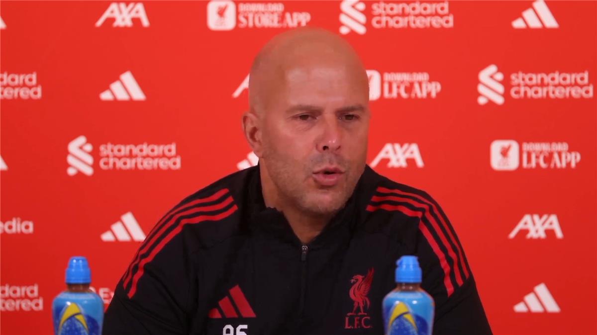 سلوت يوضح سر تراجع مستوى محمد صلاح هذا الموسم: يجب أن نجد حلاً