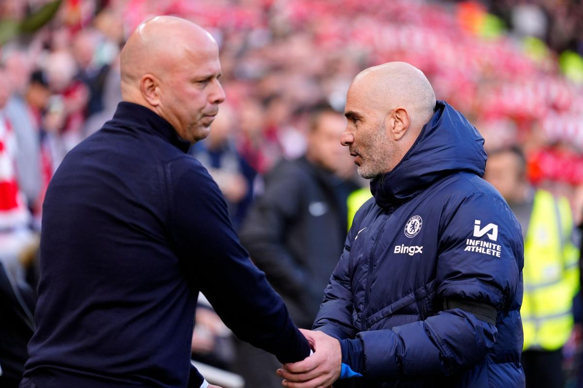 شكوك حول مشاركة 12 لاعبًا في مباراة ليفربول وتشيلسي