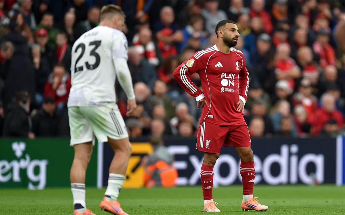 شبكة إنجليزية عن استبدال سلوت لـ محمد صلاح أمام مانشستر يونايتد: يدل على شيء ما