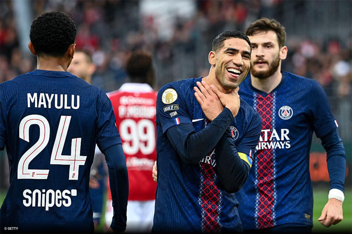 أشرف حكيمي يقود باريس سان جيرمان لاكتساح بريست بثلاثية في الدوري الفرنسي