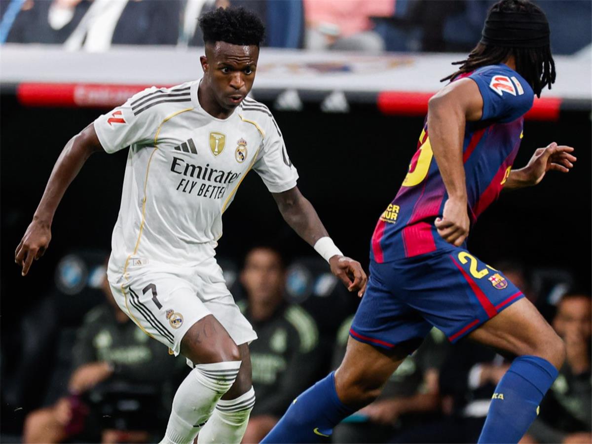 فيديو | ألونسو يفك العقدة.. ريال مدريد بطل الكلاسيكو بثنائية مثيرة أمام برشلونة وينفرد بصدارة الليجا