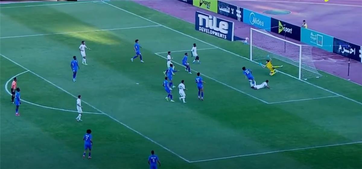 فيديو | الجونة يتخطى سموحة بصعوبة في الدوري.. وخناقة بين لاعبين على ركلة جزاء