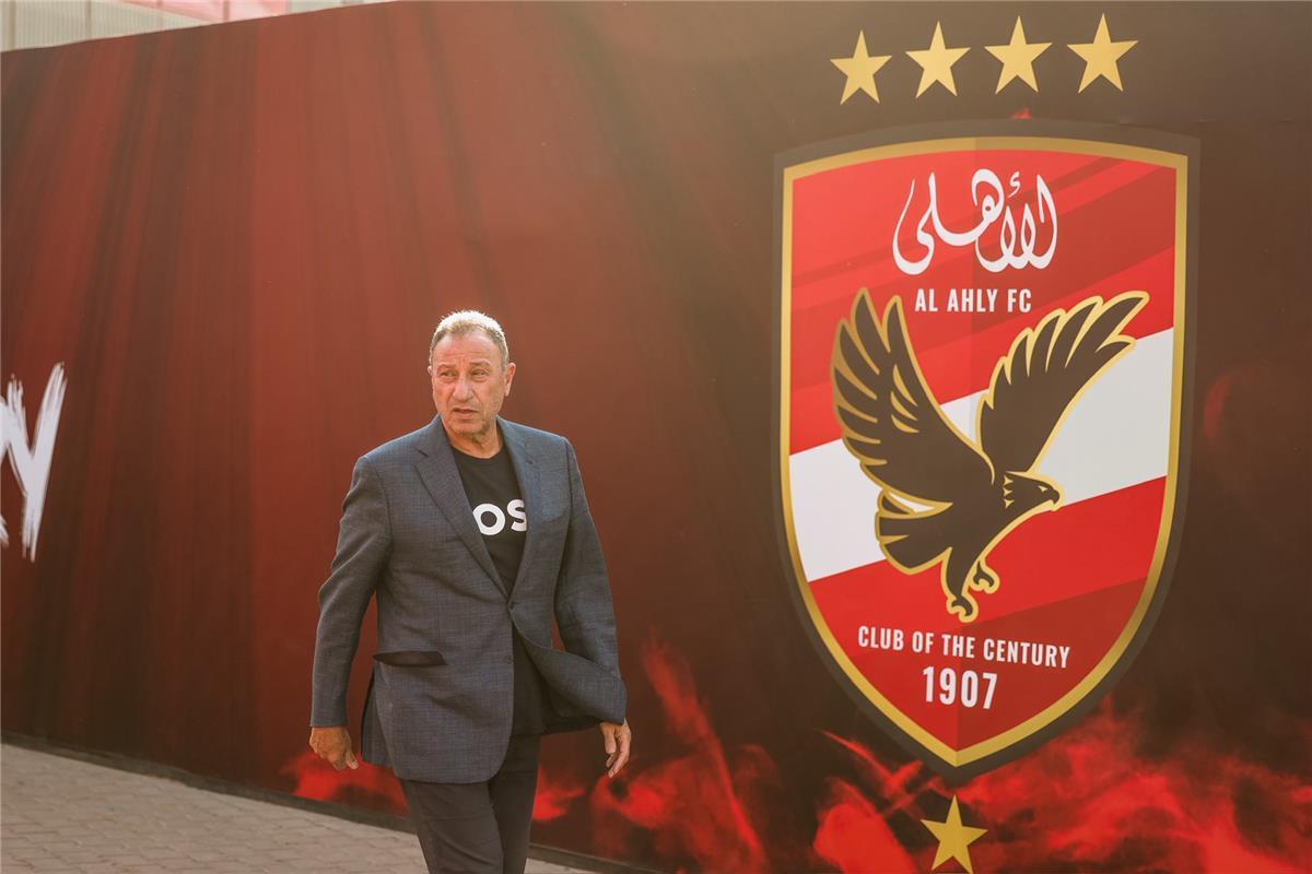 الخطيب يوضح سبب فشل الأهلي في كأس العالم للأندية.. وموقفه من تعيين ريبيرو والانسحاب أمام الزمالك 