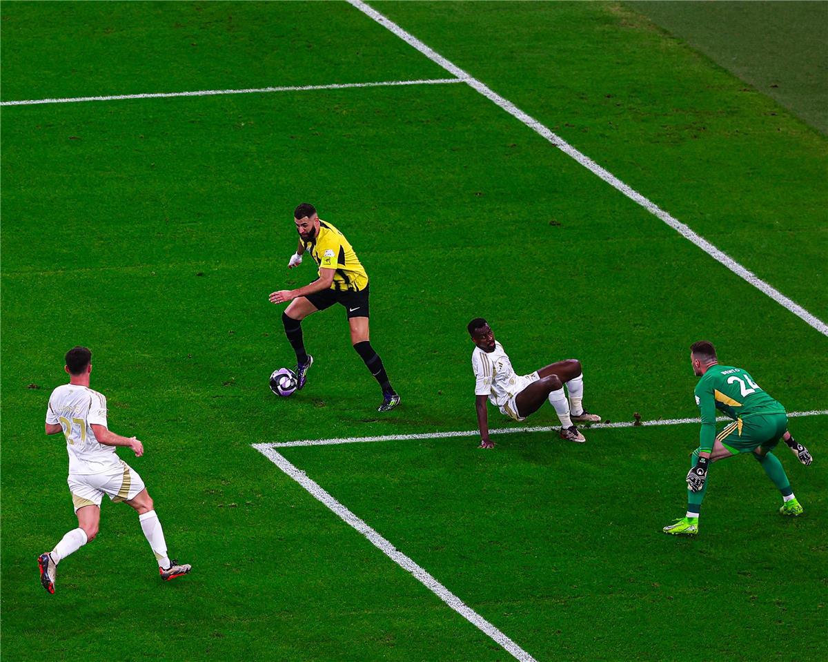 مواعيد مباريات اليوم الثلاثاء 28102025 والقنوات الناقلة.. النصر ضد الاتحاد وأتالانتا يصطدم بـ ميلان