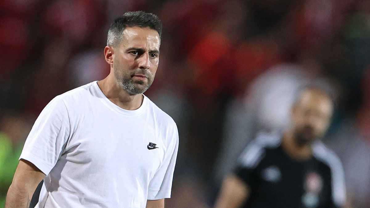 خاص | الزمالك يوضح حقيقة التفاوض مع مدرب الأهلي الأسبق.. ومهلة محددة أمام فيريرا