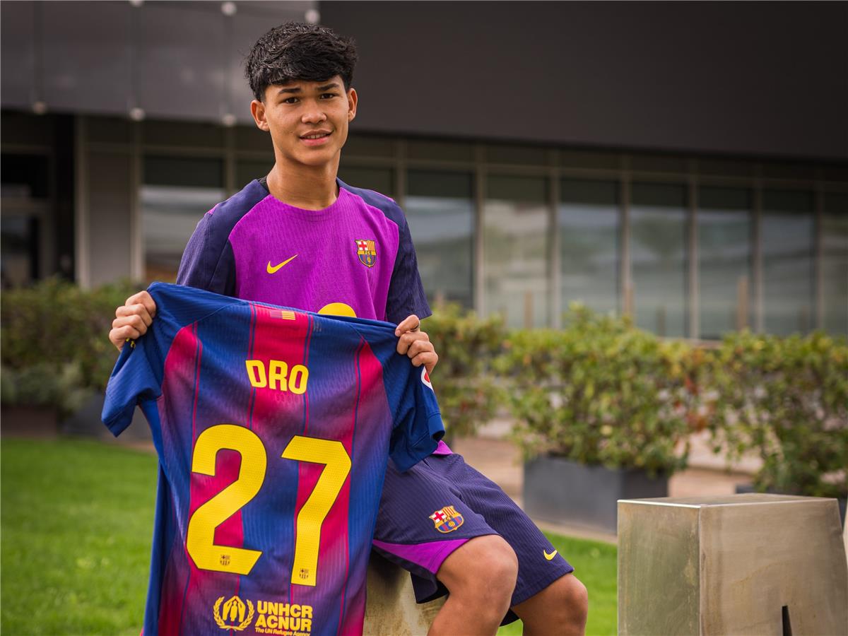 درو فرنانديز: لاماسيا زرعت فينا قيم برشلونة.. وعشت لحظة فريدة في حياتي