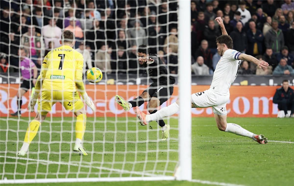 سيتي إكسترا تكافئ عمر مرموش بعد أدائه أمام سوانزي في كأس الكاراباو