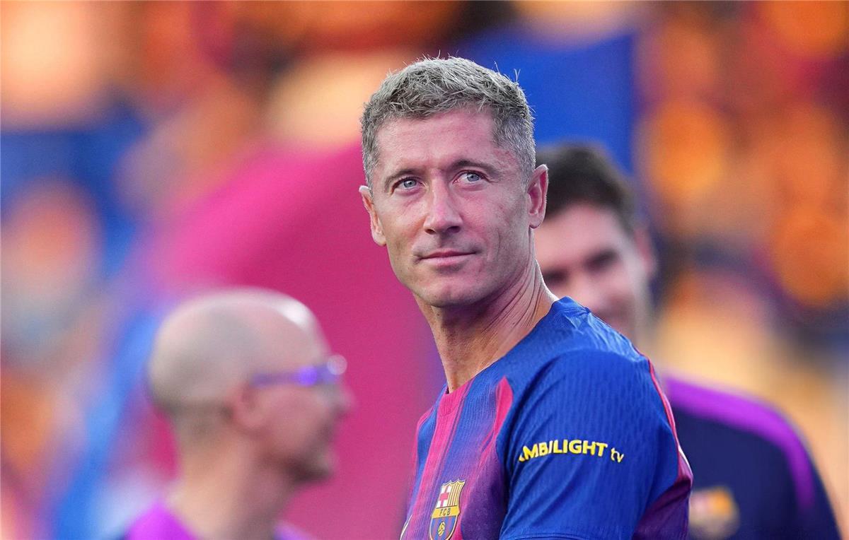 بشرط جزائي 30 مليون يورو.. برشلونة يحدد خليفة ليفاندوفسكي