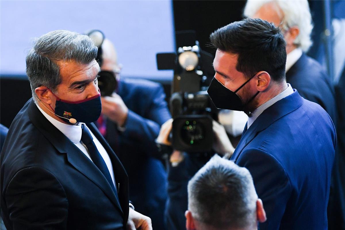 قرار مفاجئ من ميسي بشأن انتخابات رئاسة برشلونة