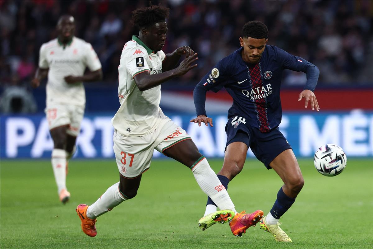 راموس ينقذ باريس سان جيرمان ويقوده لفوز قاتل على نيس في الدوري الفرنسي