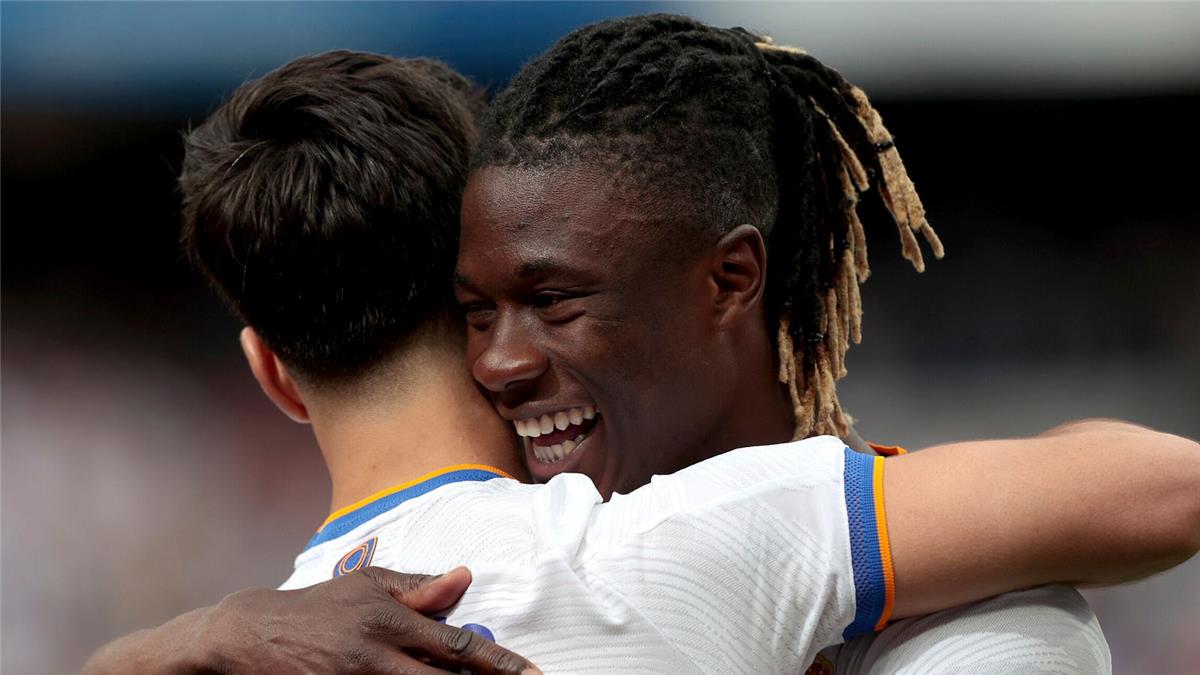 ريال مدريد يحدد موقفه من بيع كامافينجا إلى نيوكاسل يونايتد