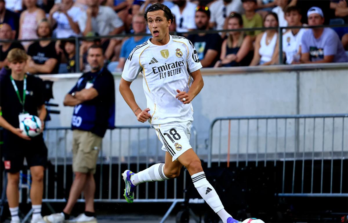 صاروخية.. كاريراس يسجل هدف ريال مدريد الرابع أمام فالنسيا