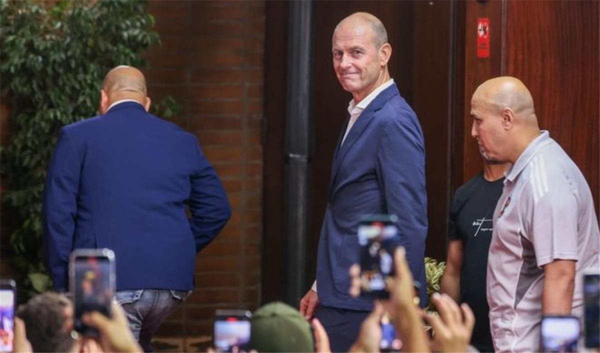 توروب: تحدثت مع الخطيب في ماضينا المشترك.. ومدير الأهلي عرفني أكثر من نفسي