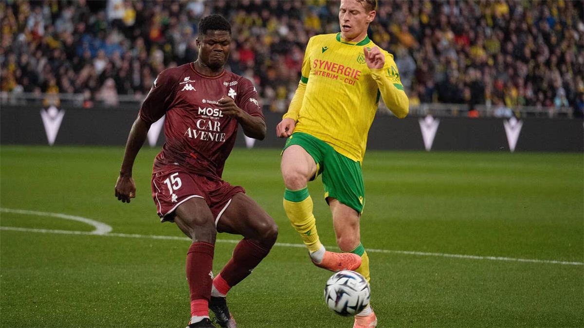 مصطفى محمد البديل يشارك في سقوط نانت بثنائية أمام ميتز بـ الدوري الفرنسي