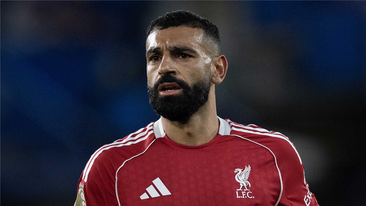 ردود أفعال الجماهير على غياب محمد صلاح عن تشكيل 2025: ماذا تدخنون؟