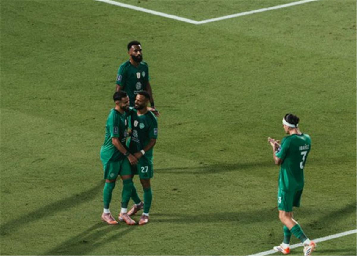 الأهلي السعودي يهزم السد القطري بثنائية في دوري أبطال آسيا