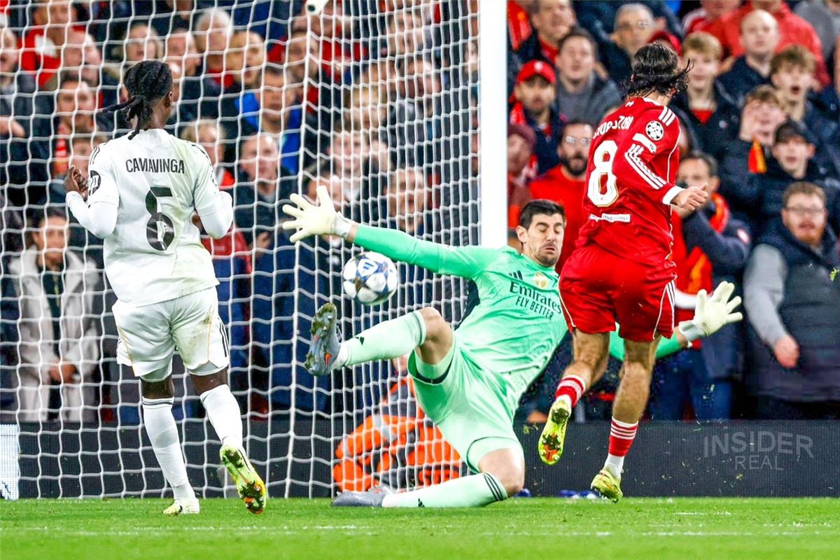 كورتوا يكشف خطة تصديه لكرة سوبوسلاي.. ويشكك في هدف ليفربول