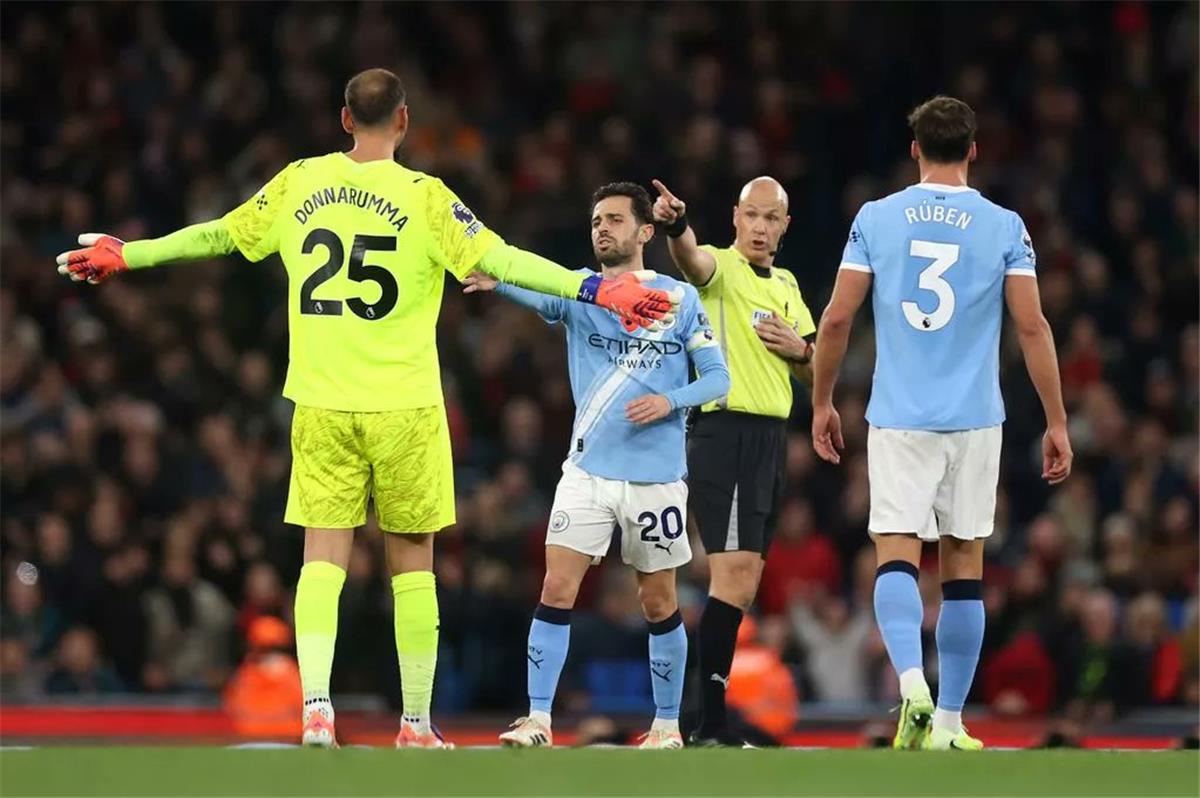 تشكيل مانشستر سيتي أمام بوروسيا دورتموند في دوري أبطال أوروبا.. موقف عمر مرموش