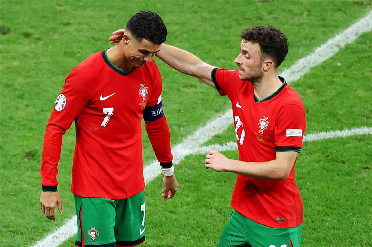 كريستيانو رونالدو يعلن سبب عدم حضوره جنازة ديوجو جوتا