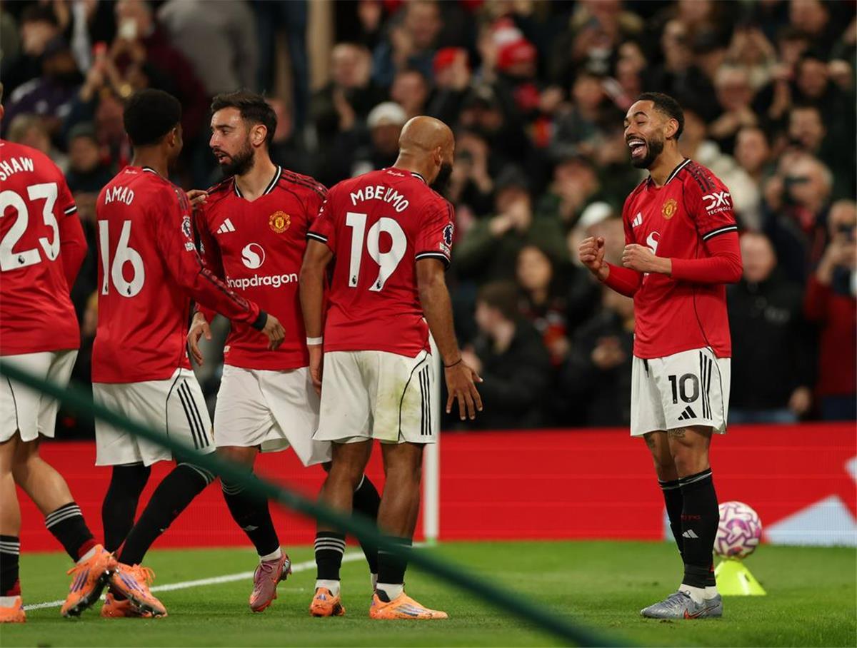 مواعيد مباريات اليوم السبت 8112025 والقنوات الناقلة.. توتنهام ضد مانشستر يونايتد وسندرلاند يصطدم بـ آرسنال