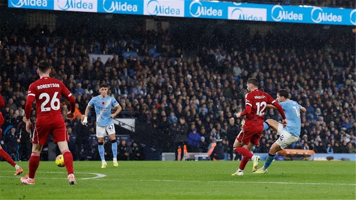 رجل مباراة مانشستر سيتي وليفربول في الدوري الإنجليزي