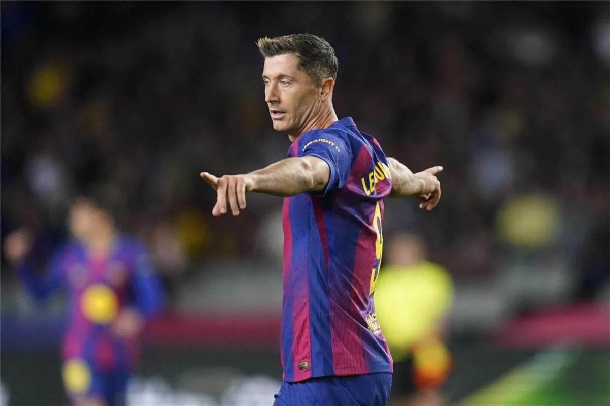 ليفاندوفسكي بعد فوز برشلونة على سيلتا فيجو: قلصنا الفارق مع ريال مدريد.. وحان وقت تغيير الأمور