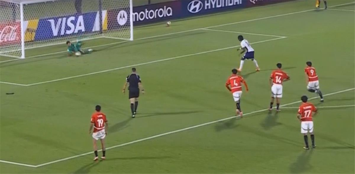 فيديو | حارس منتخب مصر يتصدى لركلة جزاء أمام إنجلترا على مرتين