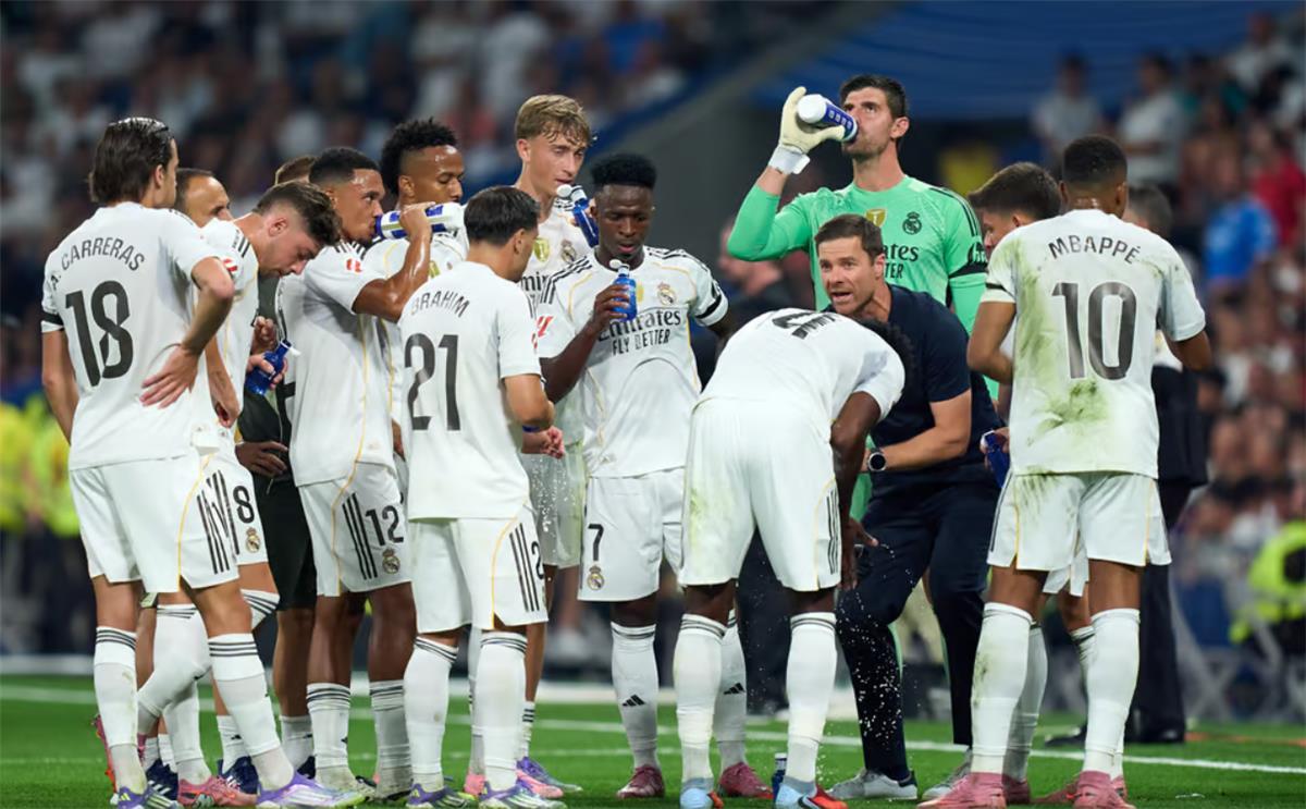 أنشيلوتي: لاعب ريال مدريد يمكنه المشاركة في كأس العالم 2038