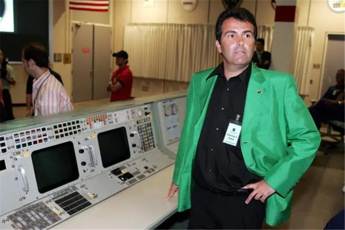 عضو مجلس برشلونة السابق: لاعب ريال مدريد وقح.. وفترة رونالدو أشبه بفتيات المدارس