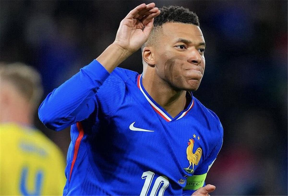 فيديو | رسمياً.. مبابي يقود منتخب فرنسا للتأهل إلى كأس العالم برباعية في شباك أوكرانيا