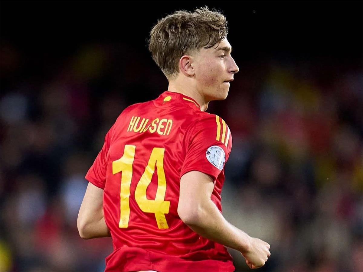 دين هويسن مهدد بالاستبعاد من معسكر إسبانيا