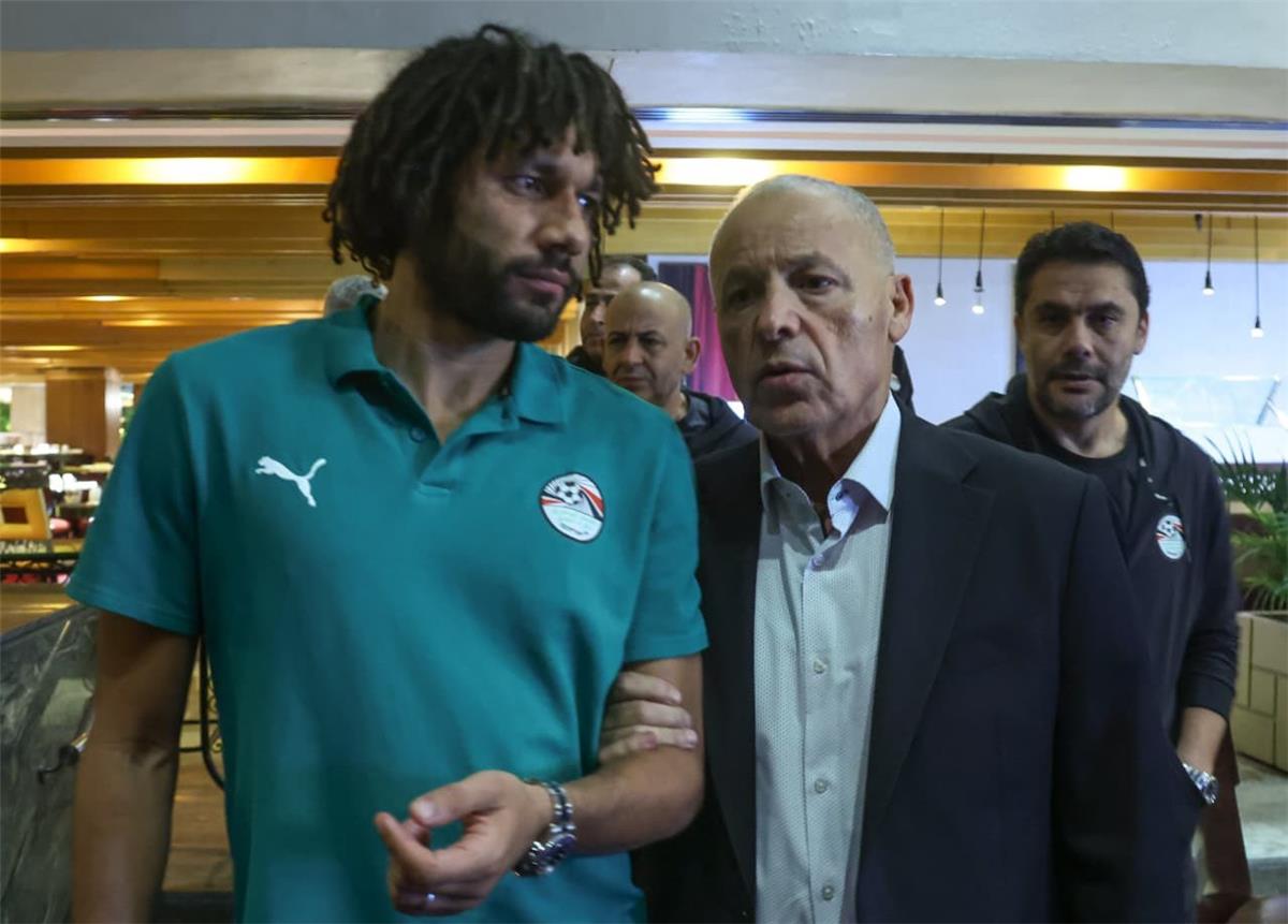 صور  أبوريدة يحفّز لاعبي منتخب مصر قبل كأس العرب.. ووعد النني