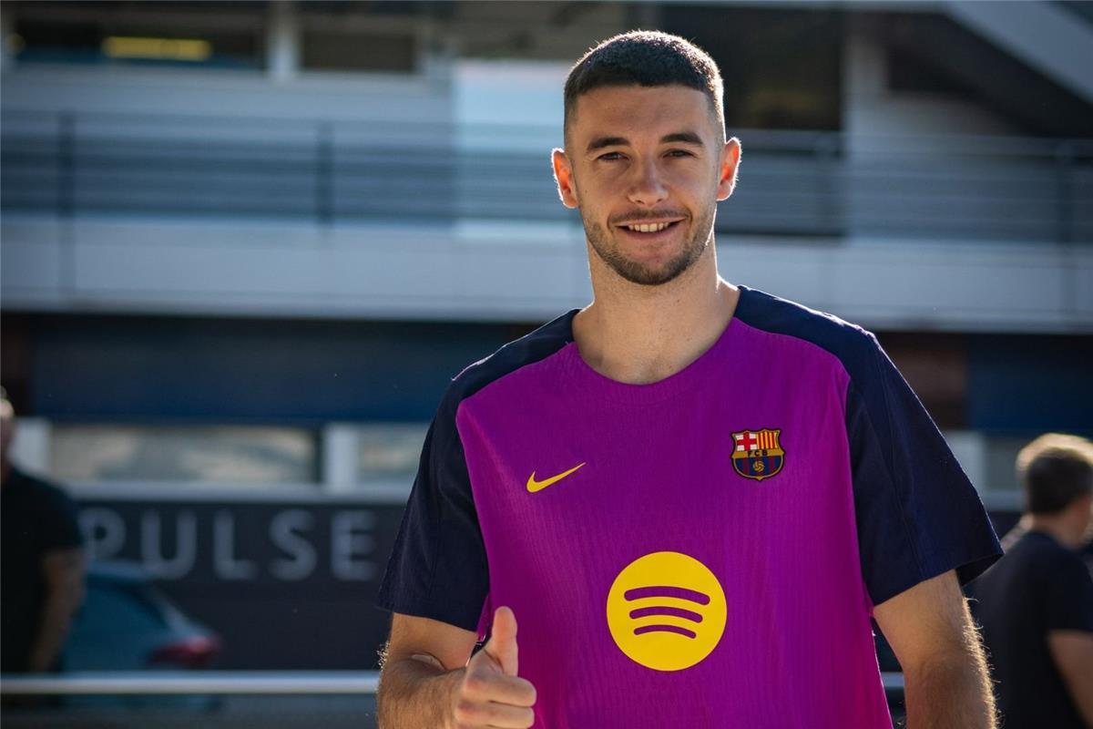 موقف خوان جارسيا من المشاركة في مباراة برشلونة وأتلتيك بلباو