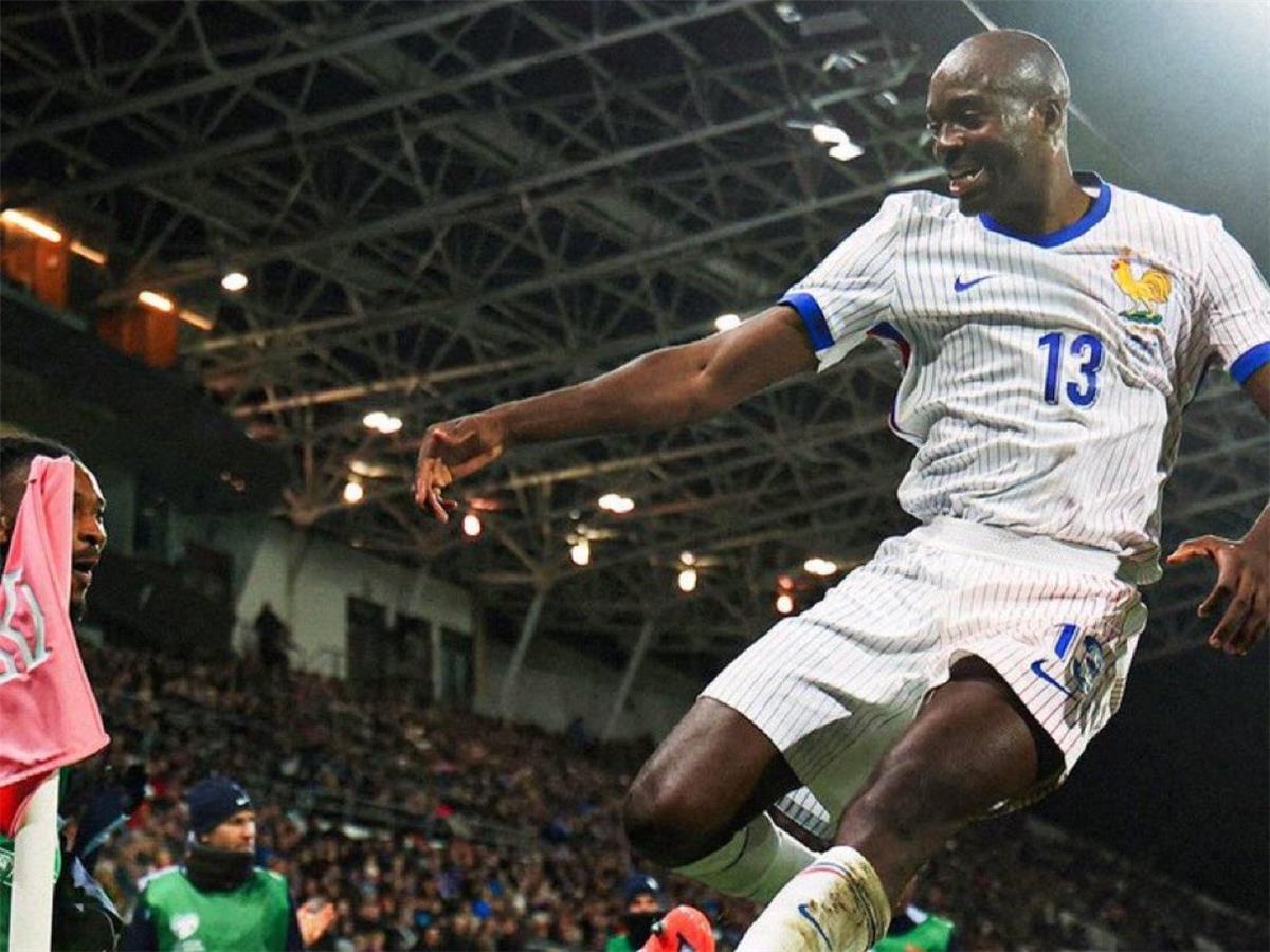 فيديو | فرنسا تتخطى أذربيجان بثلاثية في تصفيات كأس العالم