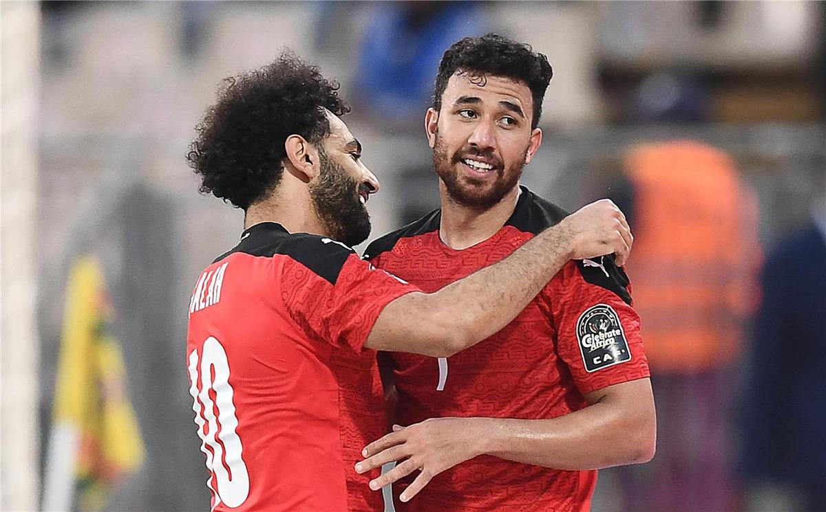 عايز أعتزل دولي.. تريزيجيه يكشف كواليس ليلة بكاء محمد صلاح في غرفة ملابس منتخب مصر
