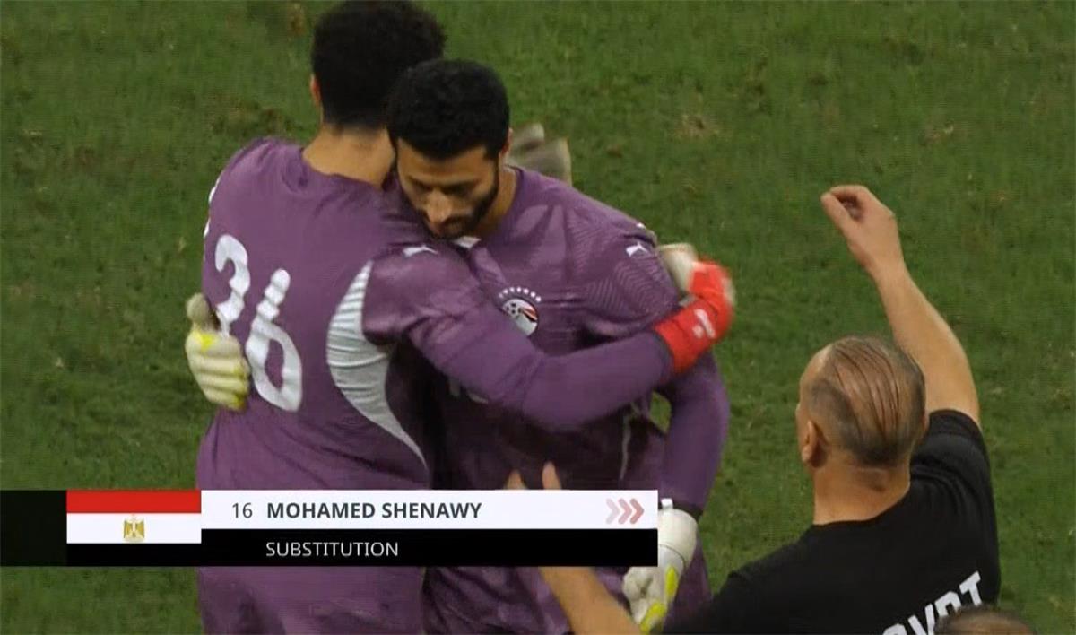 فيديو | رد فعل غاضب من محمد الشناوي على تغييره في مباراة مصر والرأس الأخضر